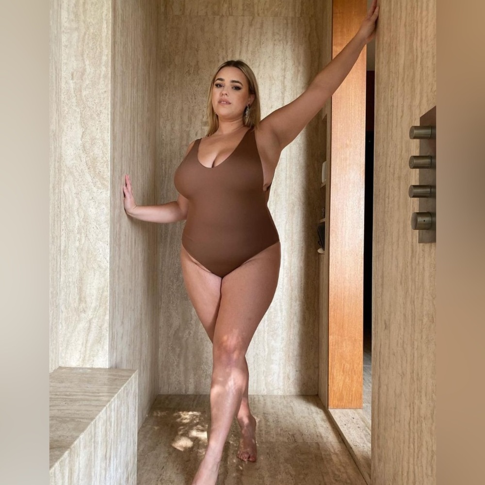 Size XL BNWT Londre Bodywear Swimsuit The Minimalist one piece in color toast
